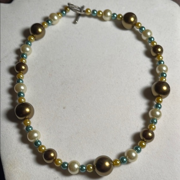 Pearl Gold Necklace - Picture 2 of 2